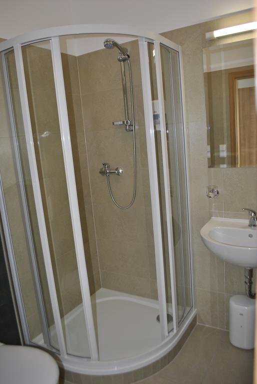 Hotel Golf Jezera Ostrožská Nová Ves Eksteriør bilde