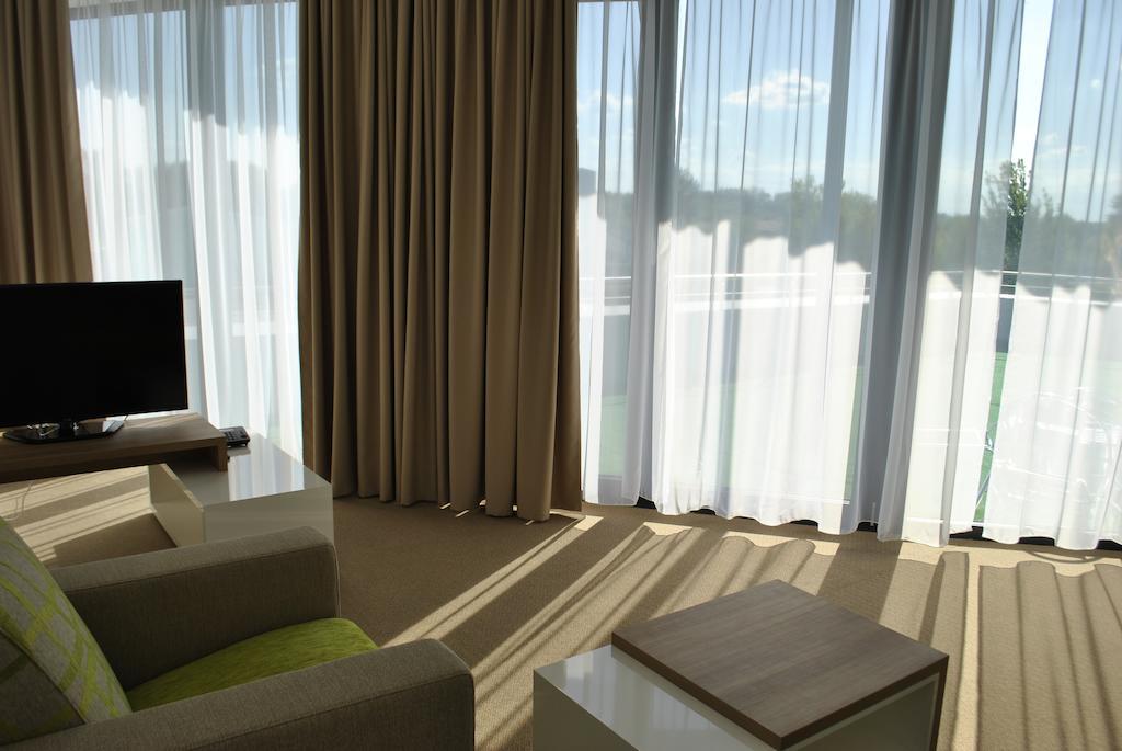 Hotel Golf Jezera Ostrožská Nová Ves Eksteriør bilde
