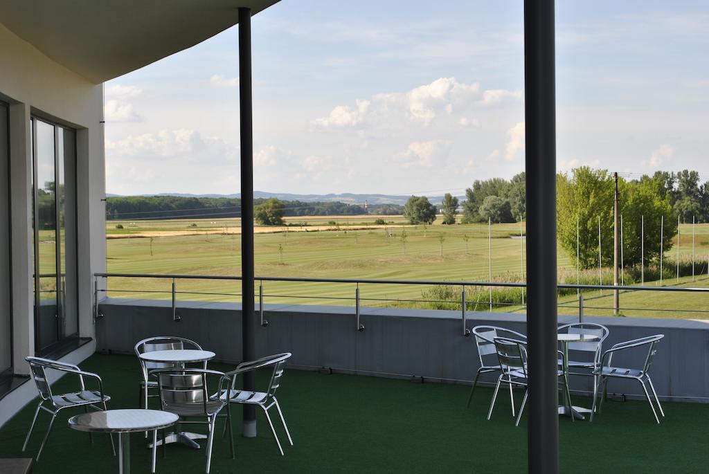 Hotel Golf Jezera Ostrožská Nová Ves Eksteriør bilde