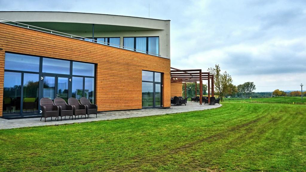 Hotel Golf Jezera Ostrožská Nová Ves Eksteriør bilde