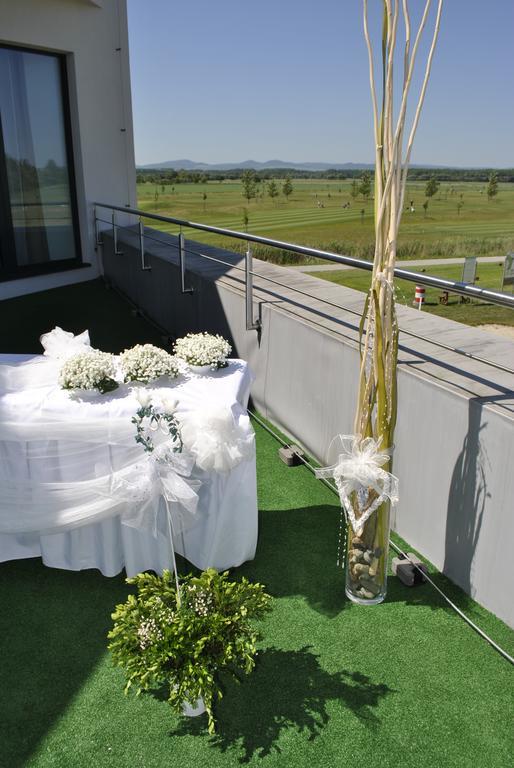 Hotel Golf Jezera Ostrožská Nová Ves Eksteriør bilde